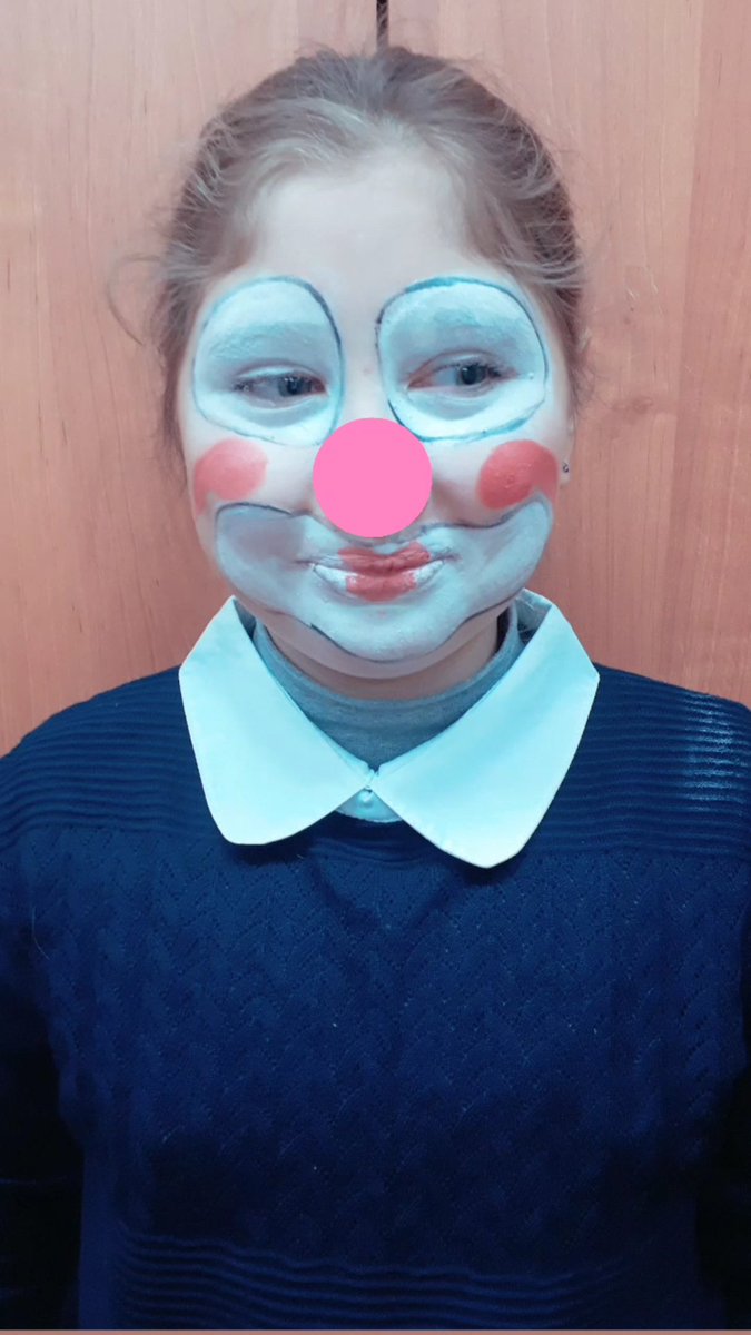 Техника нанесения грима на кружке "Волшебный мир литературы".

🤗🤗🤗