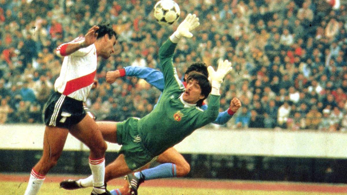 La increíble historia de Antonio Alzamendi, figura inolvidable del fútbol  uruguayo - Charruas Del Futbol