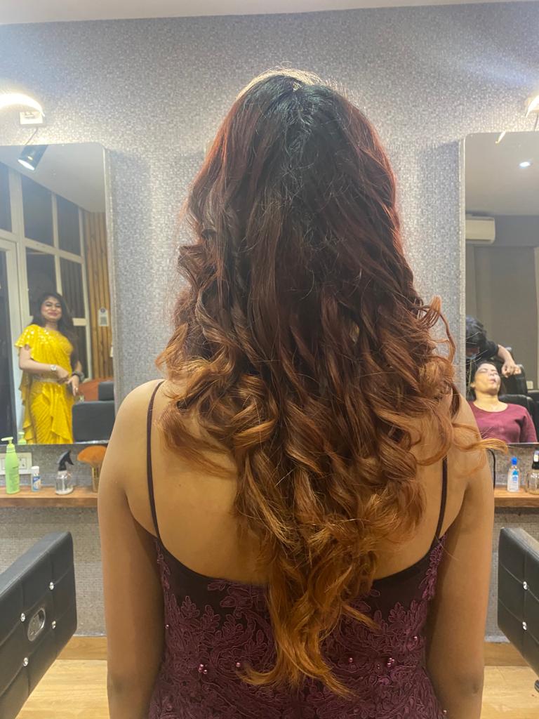 VivekVs30's tweet image. Damn looks stunning in her curls.  #haircutforcurlyhair #curlies #curlstyling #lovecurls #thickhair #haircut #thickhair #wedding #season #curlslover. #stunning #alsobesafe