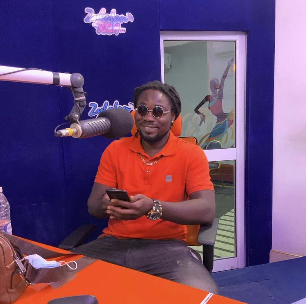 ZylofonMedia's tweet photo. .@Wutahkobby came through #ShowbizAgenda with @sambahflex!
Tune into Zylofon 102.1 FM Mon - Fri || 9 AM - 12 PM for your daily dose of mid-morning entertainment ๐ง๐คฉ https://t.co/OfZKqWohsF