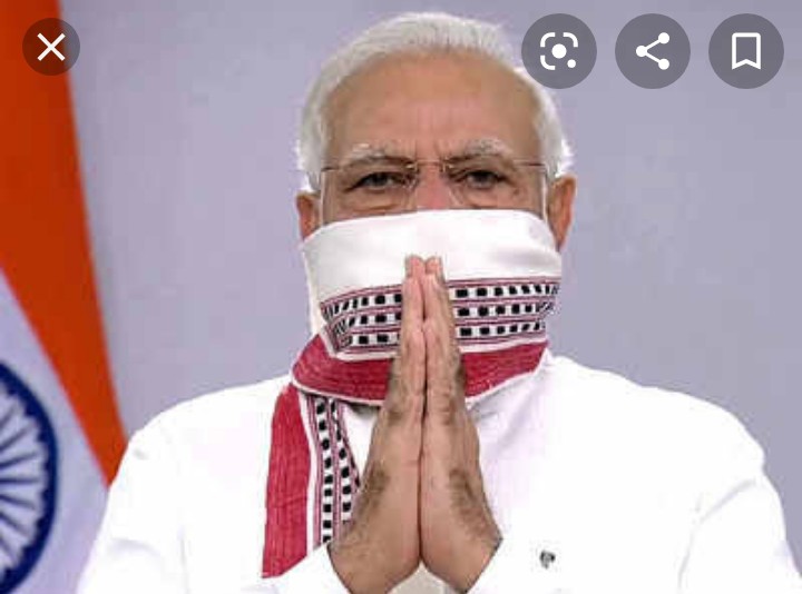 VJSadanand's tweet photo. प्रधानमंत्री जी  आपने-अलग स्थानों पर मास्क  के स्थान पर भारतीय परंपरा के अनुसार गमछा को विकल्प के रूप में बांधना स्वीकार करते हुए दिखाया है फिर देश में कुछ स्थानों  पर  केवल छोटा सा मास्क लगाने की अनिवार्यता क्यों की जाती है गमछा तो विकल्प है  स्वीकार्यता  पर प्रश्नचिन्ह क्यों https://t.co/QnpssCKtt5