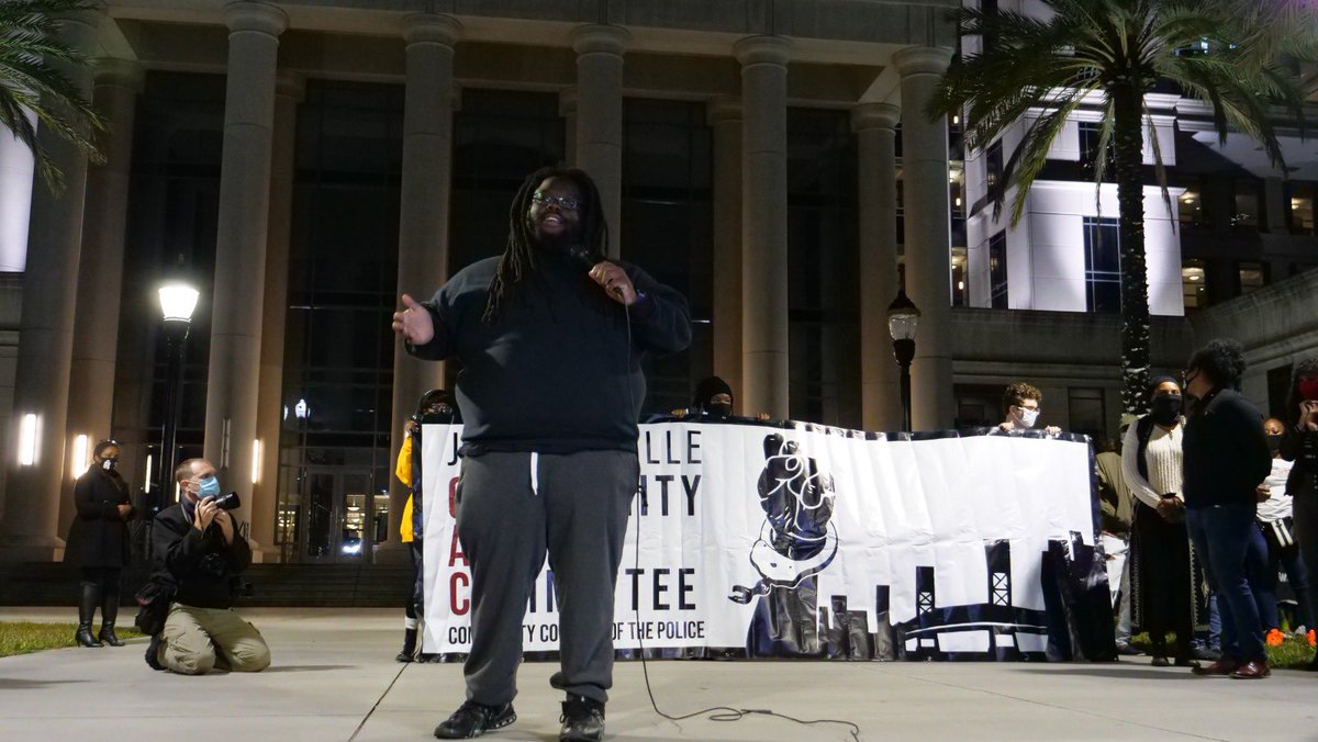 JaxTakesAction's tweet image. Thanks to everyone who made it out to the rally Friday demanding #JusticeForDevon. We demand investigation into the killing of 18 year old Devon Gregory by JSO and to end (LEOBOR).

Stay tuned to the page for more on the next action, the people united are never defeated!