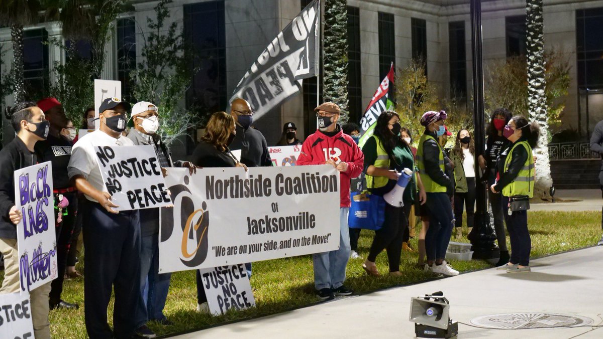 JaxTakesAction's tweet image. Thanks to everyone who made it out to the rally Friday demanding #JusticeForDevon. We demand investigation into the killing of 18 year old Devon Gregory by JSO and to end (LEOBOR).

Stay tuned to the page for more on the next action, the people united are never defeated!