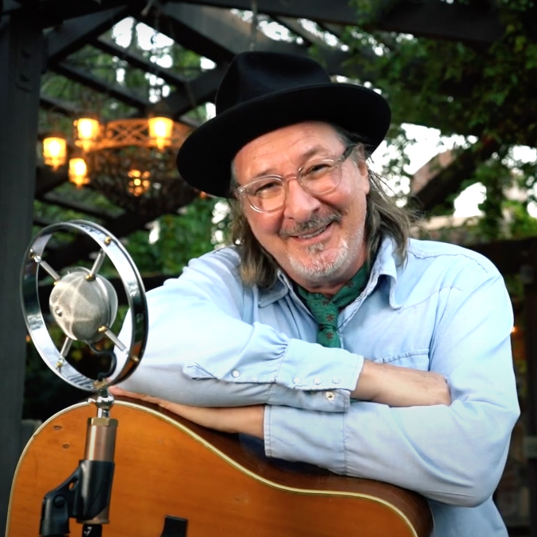 Check out this live concert my pal Gregory Page did virtually last month.  It's so beautiful and features Jason Mraz. youtu.be/JgJqz8OjoXU