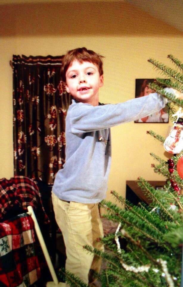 _WhatWdDanielDo's tweet image. On the morning of Friday, December 14th, 2012, I was walking James down the driveway. It was still dark at 6:20, and we hear little footprints behind us on the driveway. Daniel had gotten up and realized... facebook.com/WhatWouldDanie…

#wwdd #sandyhook #newtown #sandyhookpromise