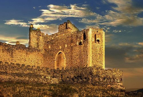 CiudadReal600's tweet photo. 🏰 “La gente que estaba en el castillo serían 45 o 50 personas y hasta 20 caballos y mulas. Y el pan que en el castillo se pudo hacer fue tan poco que duró cinco días y no tenían carne, y la gente estaba en muy gran trabajo...” https://t.co/JSwJQVsWDq