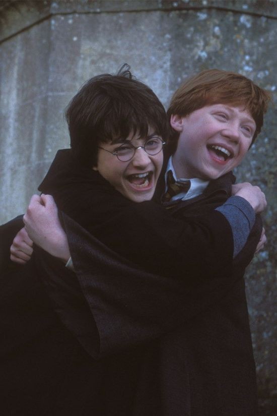 hogwartsbr_'s tweet photo. O garoto que ficou na escola durante as férias de natal porque seu melhor amigo não tinha um lar. https://t.co/BfJcQrDWNZ