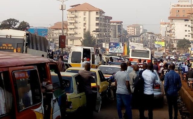 Forumrpublicai1's tweet photo. L'appel à manifester de #Cellou_Dalein et de l'#ANAD été royalement ignoré par ses propres militants lassés de ses incohérences et surtout son amateurisme politique.
#Guinee #Kibaro #Alpha2020 @alphacondepresi #GuineeVote https://t.co/fIuSOuek0y
