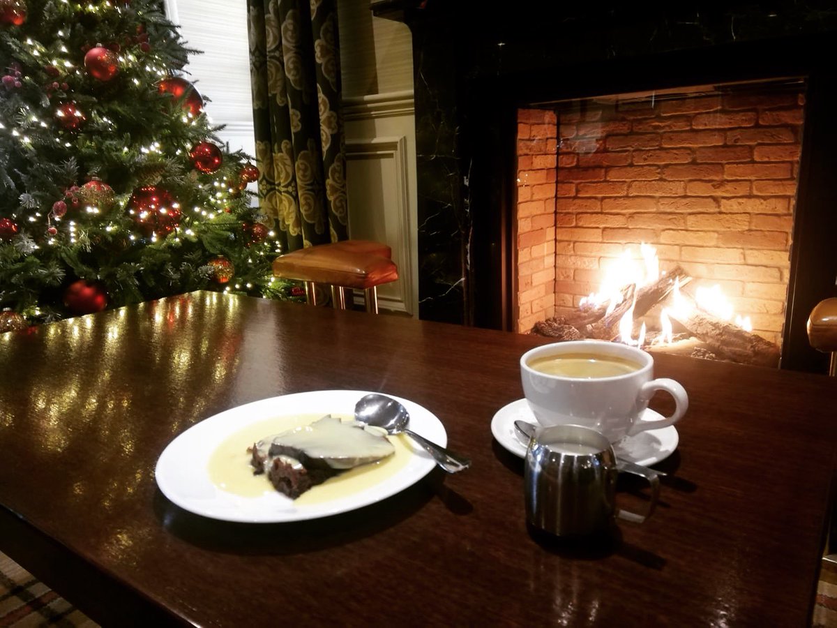Don’t let Christmas come and go without enjoying Donegan’s famous Christmas pudding! 🤶 ⚠️ A friendly reminder to our customers: please a wear face mask unless you are seated. ⚠️ 😷 #discoverboynevalley #discoverboynevalleyflavours #monasterboicetourism