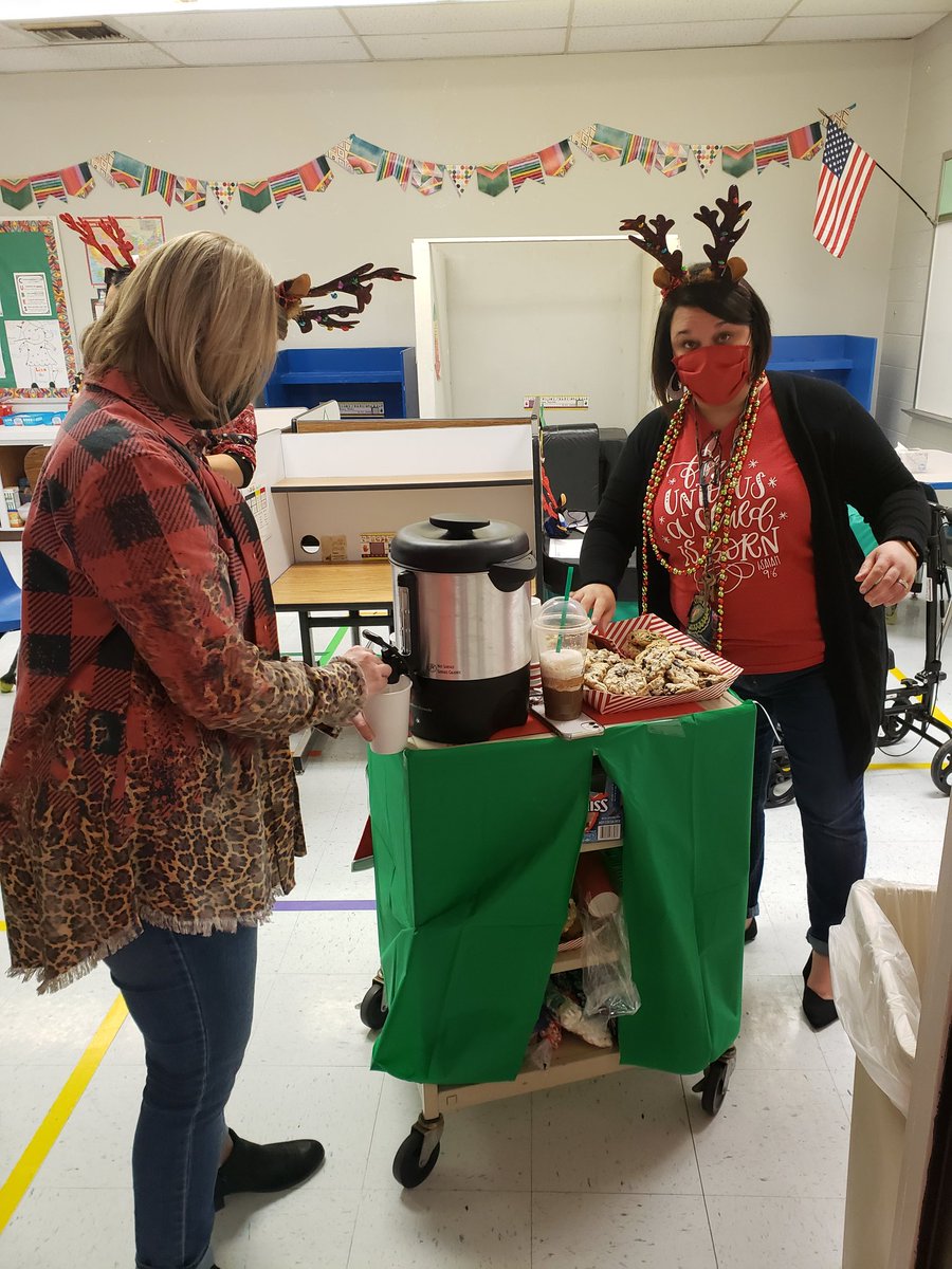susanbase11's tweet photo. Thank you to our amazing admin for the Christmas treat. They are the best.
#followingfowler
#tistheseason
@Alex2Inspire @SassySimm https://t.co/B637nlY5eF