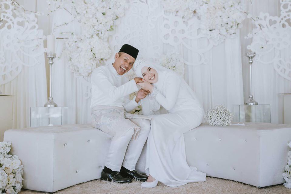 rumahdusun_'s tweet photo. Dah tak payah fikir hal yang remeh-temeh masa majlis nak kahwin nanti pening kepala . Rumah Dusun boleh selesaikan masalah aawak tu 😛.
Pakej kami yang menyediakan :
1️⃣Pelamin
2️⃣Baju
3���⃣Makanan
4️⃣photograper 
5️⃣Kawasan yang mampu memuatkan 1000orang
Jadi apa tunggu lagi. Jomlaaa https://t.co/O16RLN3trP