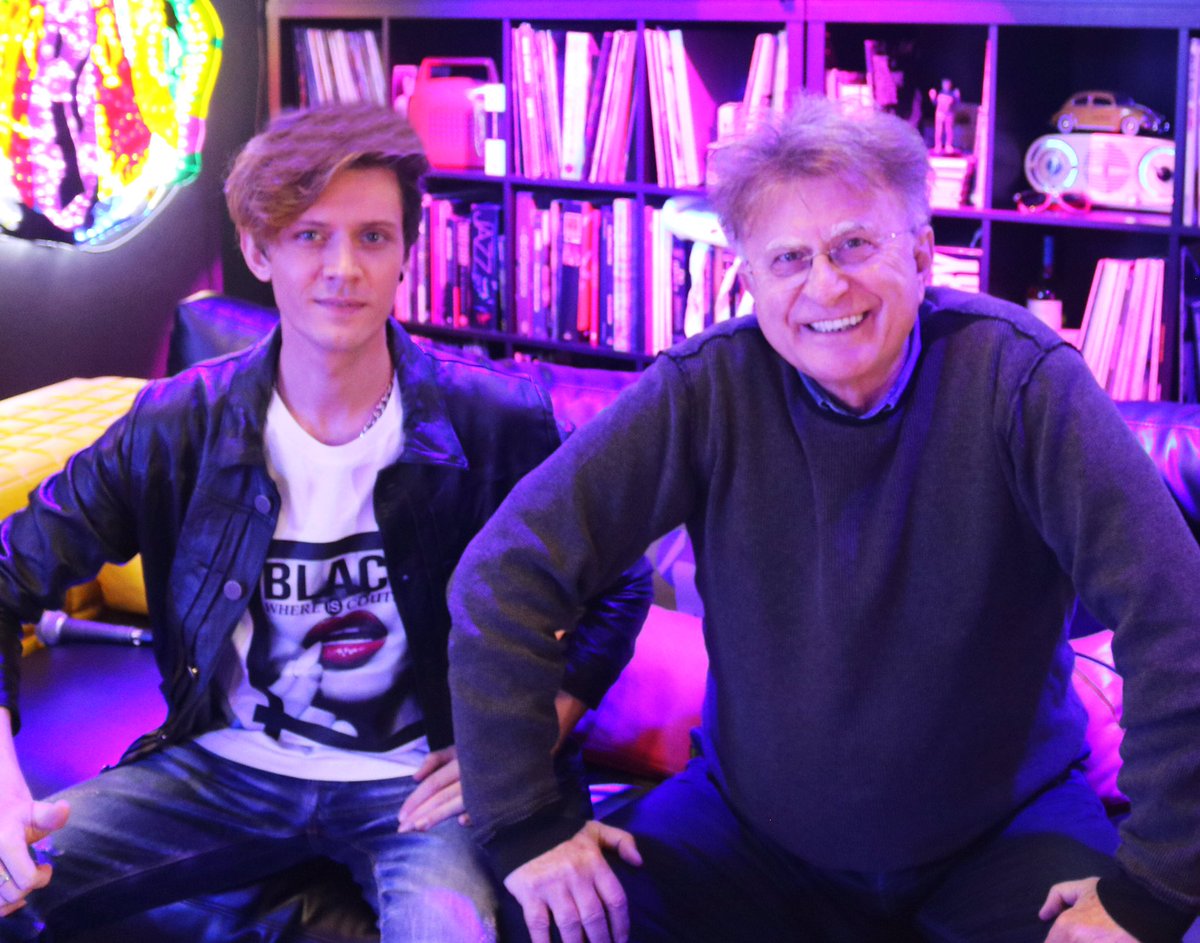 SilverOfficial's tweet photo. Stasera con @RedRonnie in studio per parlare di Power of Love, di novità e finalmente un po’ di Live Music!! Dalle ore 21 a mezzanotte su https://t.co/n1jGL1xRTX e sulla pagina Fb. Vi aspettiamo 💫🎶😜
#silver #redronnie #poweroflove #roxybar #baronerosso #livemusic #abacusweb https://t.co/CeNhD7suix