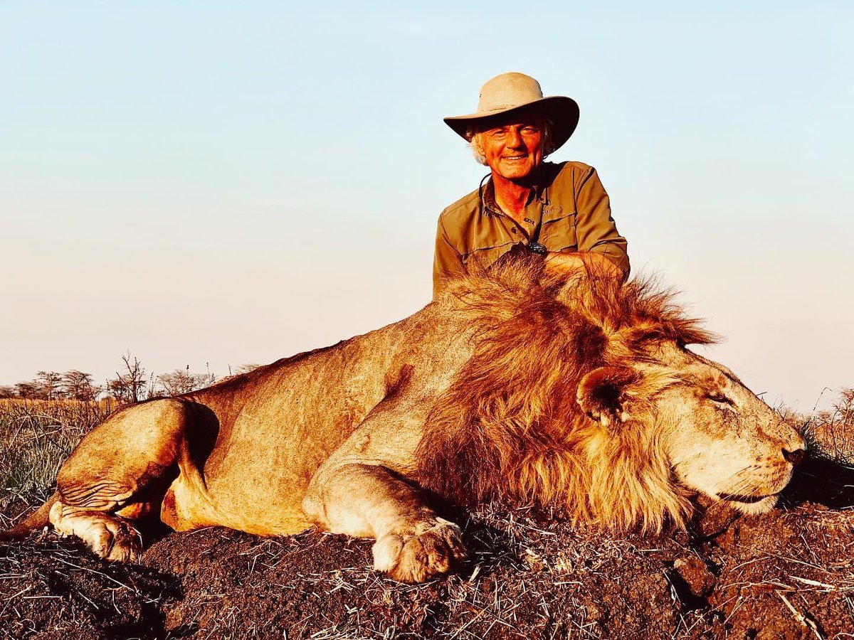 XposeTrophyHunt's tweet photo. J Alain Smith is a “hunter/writer/musician/adventurer”. His wealth has allowed him to "collect" over 350 species. He killed this majestic lion, yet another, in Tanzania for fun &amp; ego, claiming it’s “sustainable".😒
🙏🏼RT
#BanTrophyHunting
@zbleumoon @AlecBaldwin @AgainstHunting https://t.co/Cd5uh6Gu9d