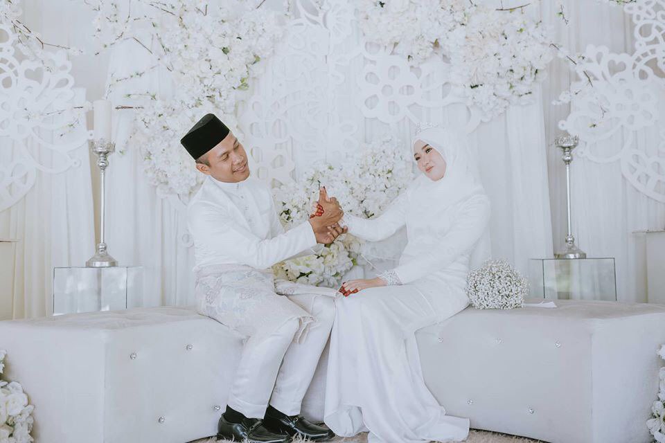 rumahdusun_'s tweet photo. Dah tak payah fikir hal yang remeh-temeh masa majlis nak kahwin nanti pening kepala . Rumah Dusun boleh selesaikan masalah aawak tu 😛.
Pakej kami yang menyediakan :
1️⃣Pelamin
2️⃣Baju
3���⃣Makanan
4️⃣photograper 
5️⃣Kawasan yang mampu memuatkan 1000orang
Jadi apa tunggu lagi. Jomlaaa https://t.co/O16RLN3trP