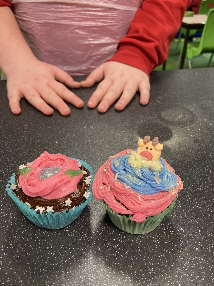 ParkTeaching's tweet photo. Group B also took on the challenge in the cupcake competition. Here are their efforts. It will be hard to judge a winner from all the excellent cupcakes! π§#thisisap #cupcakecompetition https://t.co/XAqwDNCgd0