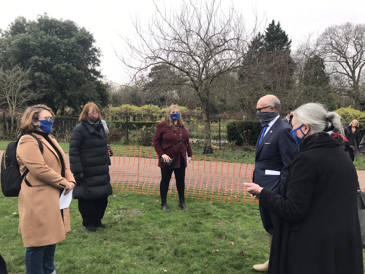 HarrietHarman's tweet photo. Great to join @PeckhamRyePark celebrating work of Nancy Coleman-Frank, @RoseCllr @lb_southwark &amp; Liz Brough in planting the new American garden🌳 @USAmbUK 🌍 #EarthDay50 https://t.co/Lfkvx8njhE