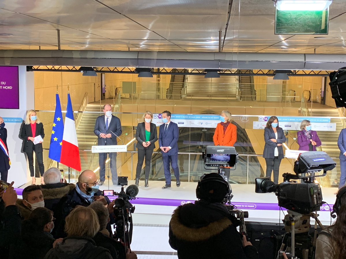 EricCazeaux's tweet photo. [#Ligne14] Immense émotion : je suis en direct de l’inauguration du prolongement nord de la @Ligne14_RATP. Avec la dernière génération d’automatismes de @Siemensmobility France, des millions d’usagers quotidiens bénéficieront d’un métro toutes les 85 secondes. BRAVO! #TeamSiemens https://t.co/9Fvo4PJMoi
