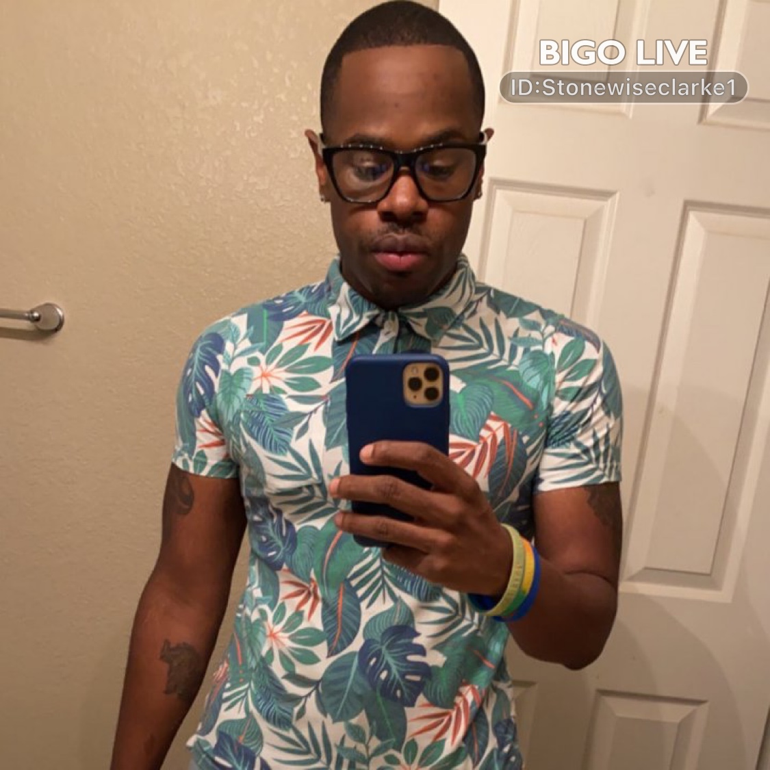 urban_Candy1's tweet photo. Come and see 🦈Stonewise🦈's LIVE in #BIGOLIVE: Motivational Mondaze   https://t.co/wdz3J4lS73
https://t.co/qlNe5pJeVn https://t.co/6jk7EoUUPi