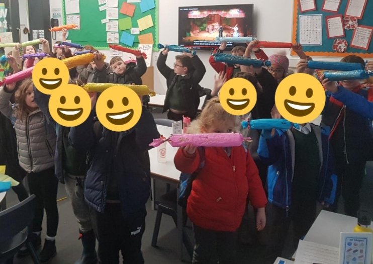 MissPhilip19's tweet photo. P3 showing off their beautiful christmas craft crackers 😁🎄 https://t.co/oWZ6qSAgRt