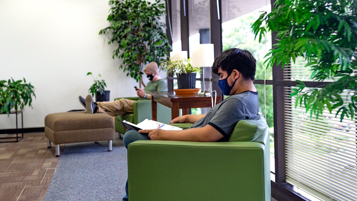 UHClearLake's tweet photo. Good luck to all of our Hawks starting their winter mini courses today ❄️  Know that you are taking a big step in getting ahead. #UHCL #MondayMotivation #GoHawks 

🗓️  Important dates: https://t.co/AXjRahgk1k

✅  Student resources: https://t.co/86dob20d1J https://t.co/Eq6hvwXn9S