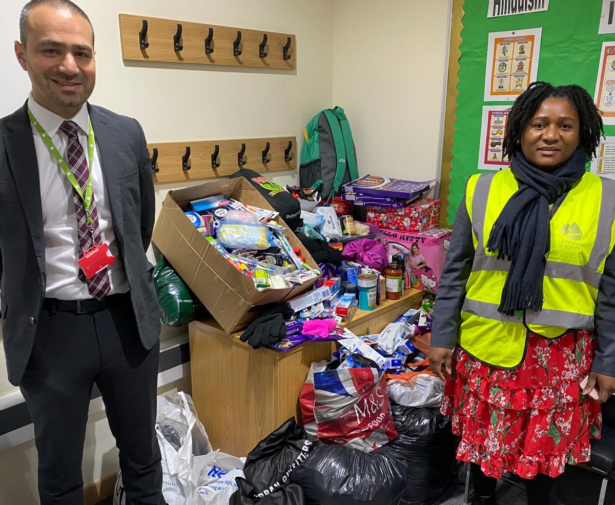 ESJ putting a smile on the homeless of Essex and London. Donations by students, staff and parents. We want to thank everyone for keeping the community spirit alive and for looking after the less fortunate especially at these uncertain times. #charity <a href="/TeamFOELH/">Team FOELH</a> <a href="/EppingStJohns/">ESJ</a>