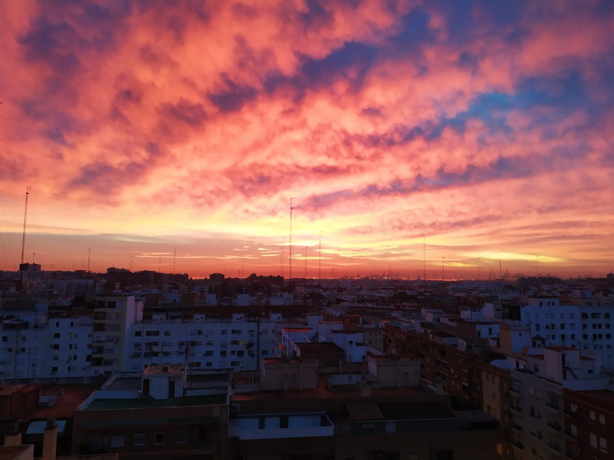 Diegoluu13's tweet photo. Buenos días Valencia 😍 https://t.co/IOYn9tTLi5
