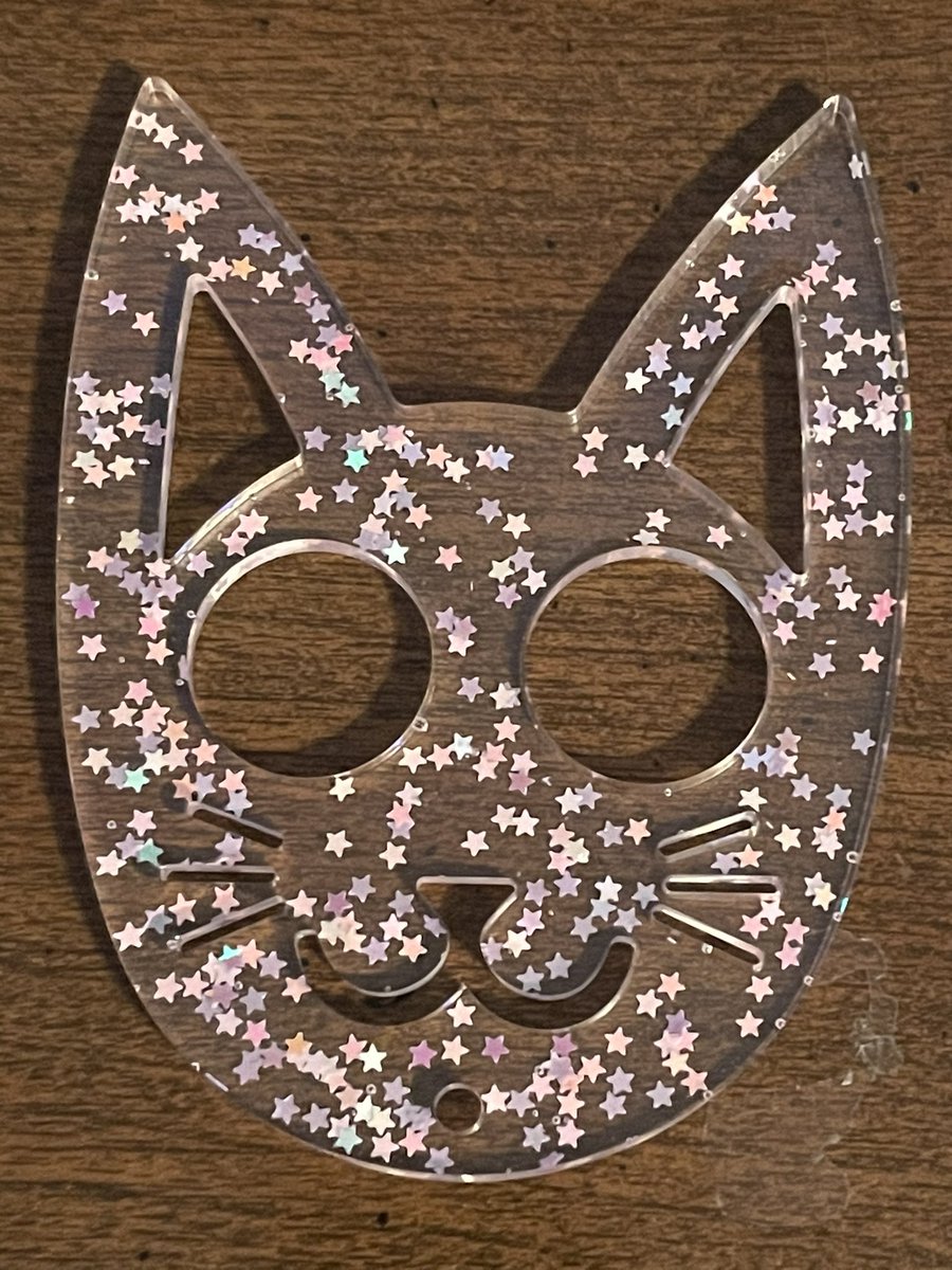 pennell_chelsea's tweet image. So I wanted to show everyone what I do, these are #KittyKeychains!
These were the first two I ever made, both have been sold!!
I’m really enjoying my new side gig 💖