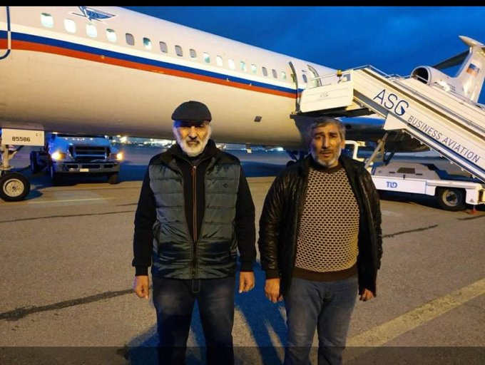 FrVision's tweet photo. Chahbaz Gouliyev et Dilgam Asgarov sont en #Azerbaidjan
Les forces 🇦🇲avaient pris en otage en 2014 D.Asgarov et C.Gouliyev à #Kalbadjar. Asgarov avait été condamné à la prison à vie et Gouliyev à 22 ans de prison au #Karabagh.
https://t.co/q4L3fkkKck https://t.co/1FG42ViIsY