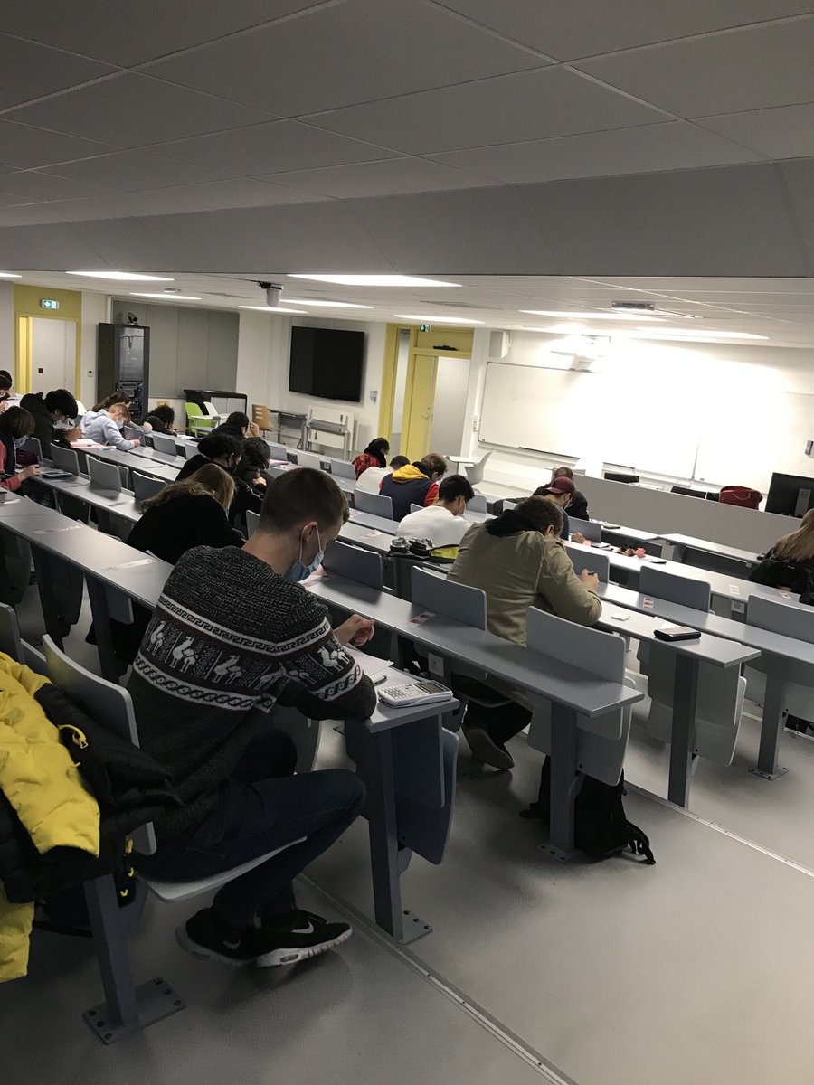 valerie_duhamel's tweet photo. Examens AND pour les deuxièmes du DUT STID #iutc ⁦@univ_lille⁩ https://t.co/u8inhOtoKt