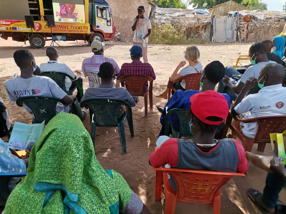 Durant le passage de nos unités mobiles d'information à #Tambacounda, nous avons recueilli des témoignages d'anciens migrants et entrepreneurs, sur la nécessité de travailler dans sa localité pour son développement et sa réussite. 
<a href="/UEauSenegal/">UE au Sénégal</a>