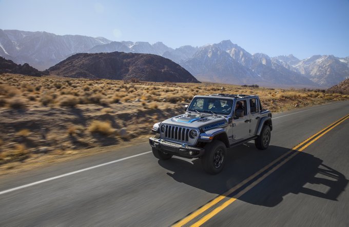 vvmotors's tweet photo. Electric feels. #Jeep #MotivationMonday

📸: Jeep https://t.co/qeTjMIBqLc