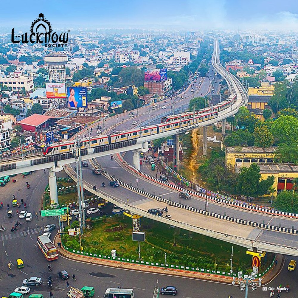 lucknow_me's tweet photo. "तहजीब, तमीज़, नज़ाकत भरा था,
इश्क ही था या लखनऊ था" - विशाल मिश्रा
#LucknowMetro #PolytechnicChauraha #IndiraNagar #Lucknow https://t.co/UHBe3J8Yca