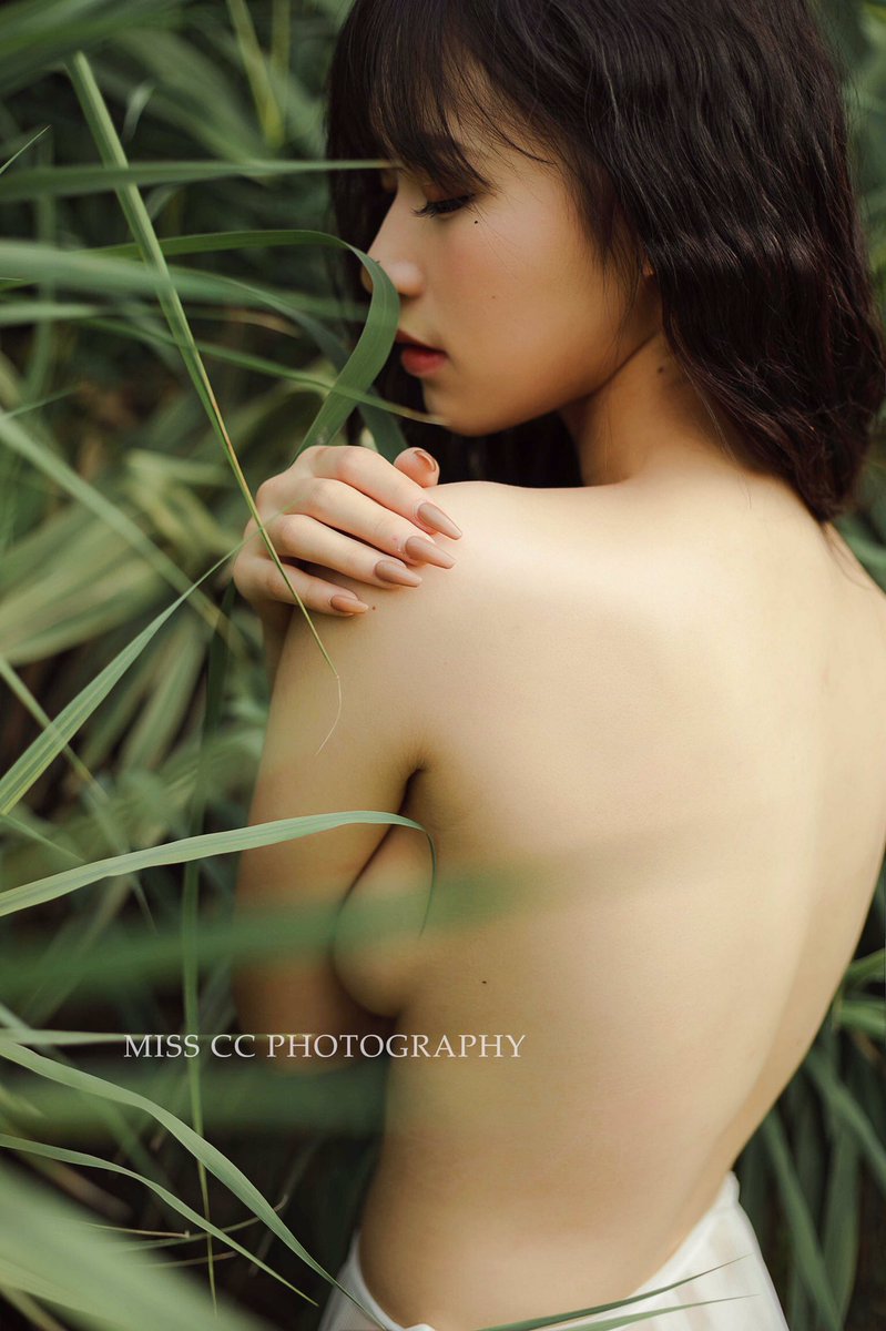 爱上需要的理由很少，鸣到飞起，愿失去理智！

摄影/@misscc520 

#私房 #私房摄影 #人体摄影 #写真 https://t.co/fARtLhVYE9