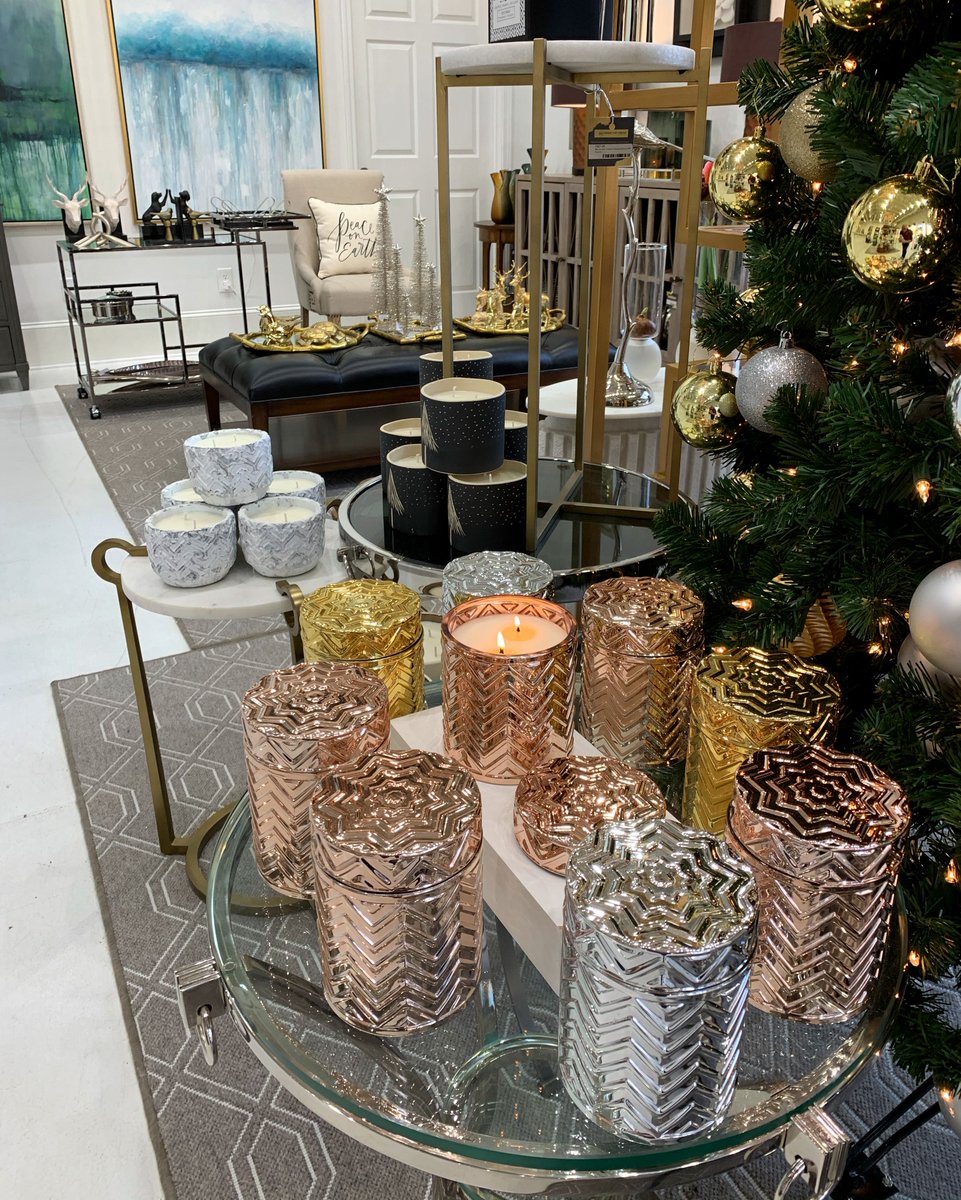 BTTDesign's tweet image. Shine bright this season with the best smelling candles around 😍  🕯️ 

#BTT #BendTheTrend #LakeOconee #Greensboro #HomeDecor #InteriorDesign