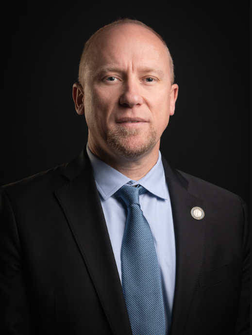 ASLRRA's tweet photo. Congratulations to Jim Hanlon, on his election to ASLRRA’s board of directors. He will represent associate business members (suppliers). Jim is currently president of ASLRRA supplier member @herzogcompanies https://t.co/Fzw8p532QG