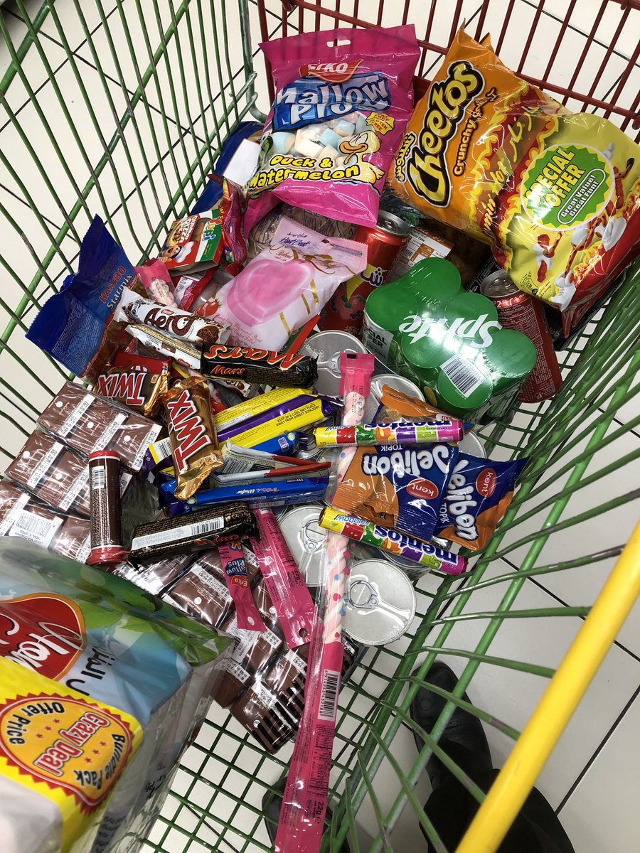 kamaalrkhan's tweet photo. Now we are shopping. Farah is 17 years old now, but still she buys chocolates like a small Baby.🤪😭 https://t.co/5mT8fqOdri