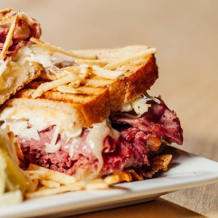 dunedinpub's tweet photo. Cricketers Reuben for lunch or dinner your choice!  Dine-In or Call 727.736.1322 for Curbside pickup.  Also, order through Uber Eats and Grub Hub for delivery. 

#dunedintakeout #dunedindaily #dunedincauseway #eatlocaldunedin #honeymoonisland  #dunedin https://t.co/ueBW8xUoGV