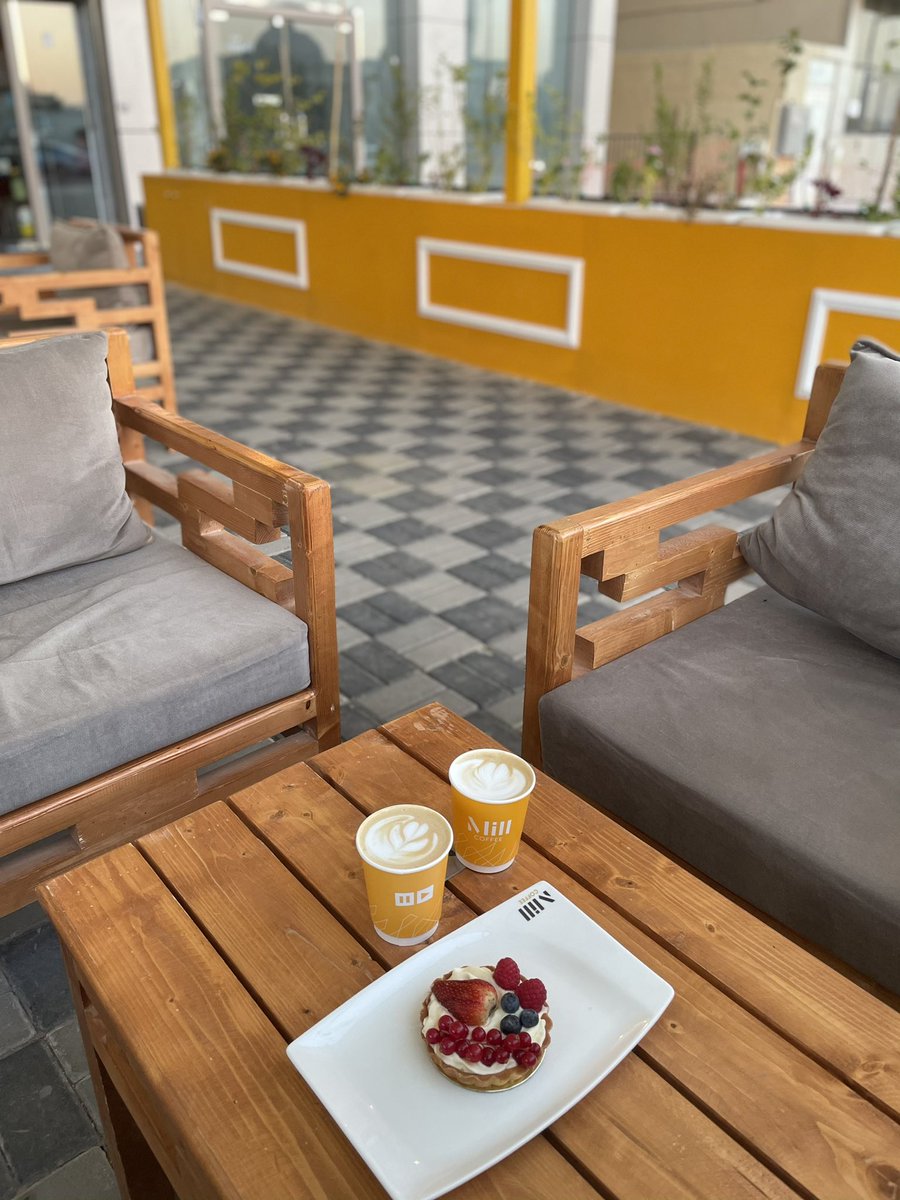 CoffeeinR's tweet photo. MILL COFFEE : 

قهوة اليوم كانت @millcoffeesa المكان هادىء و رايق ومناسب للعمل او الدراسة .. المكان شرح و دورين وفيه جلسات داخلية وخارجية 💛

جربت عندهم سبانيش لاتيه و تارت الفواكة صراحة جميل جداً 💛

• الرياض - حي الواحة 

#كافيهات_الرياض
#مقاهي_الرياض https://t.co/z8mwzdqoET