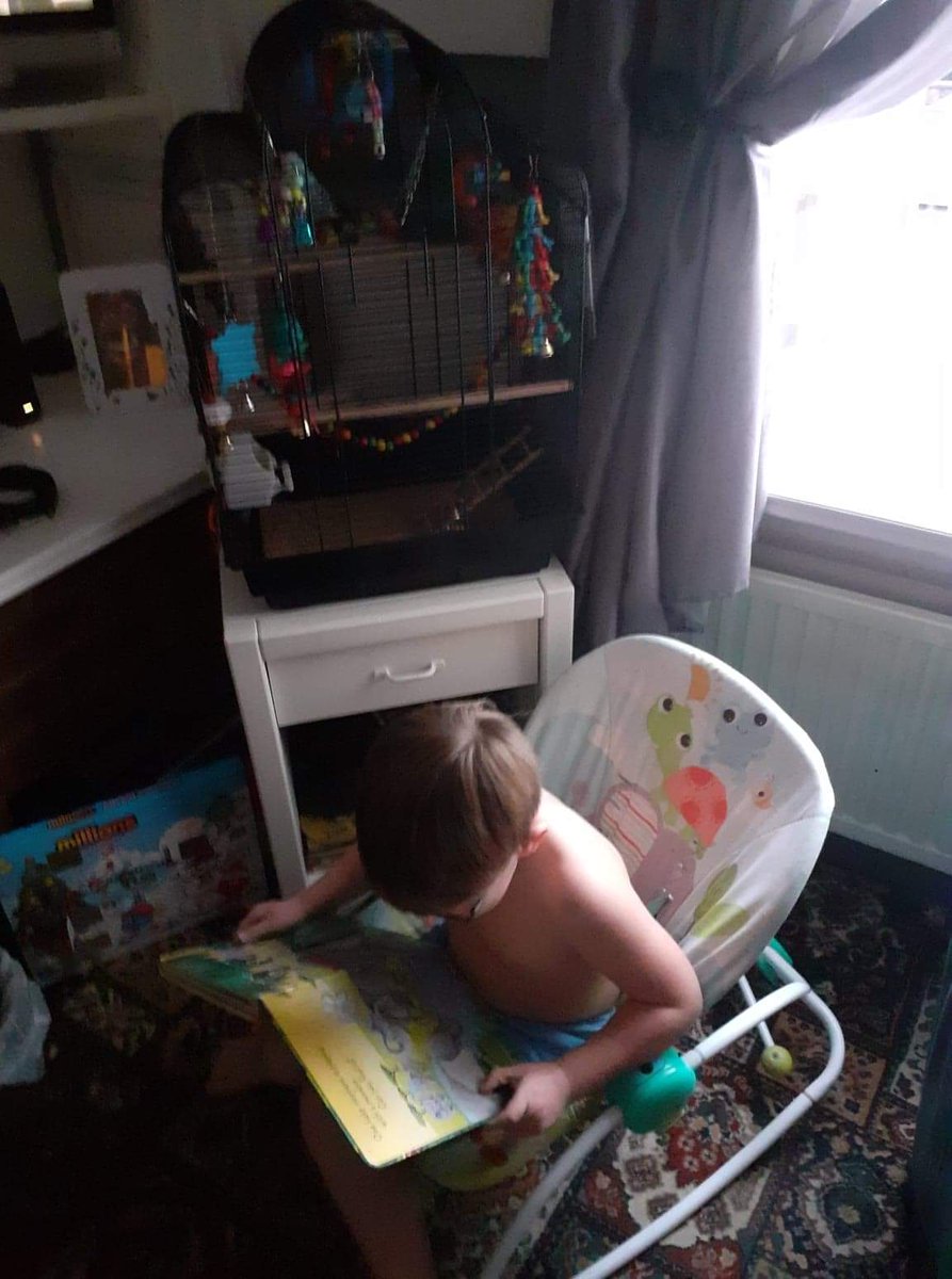 ItsStaceyt94's tweet photo. I'm sure that's your baby brothers seat K 😂💕 @MissBentleyLW  @Mrs_CGrainger @LadywoodKH https://t.co/UerpXCU2im