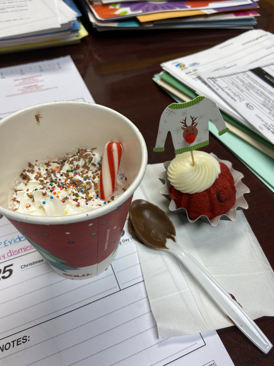 DMScounselor1's tweet photo. Santa and her reindeer are spreading Christmas joy this morning with a hot chocolate bar and Nothing Bundt Cakes! Thank you @SHill_DMS @youngedu and @NikkiSmith6 https://t.co/xoaQ538K7F