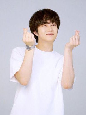 Finger hearts only for ELFs.