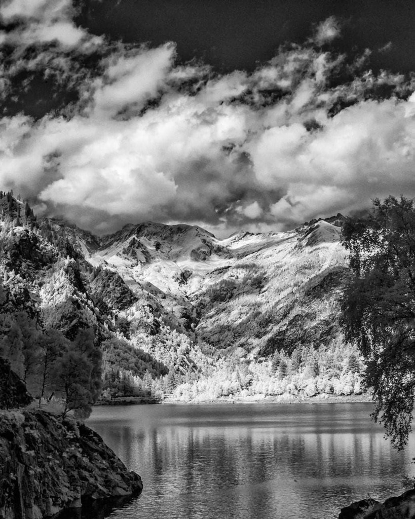 domiadphotonetw's tweet photo. Lago di Antrona - Piemonte 

#infrared #infraredsauna #infraredphotography #infrared6 #infrared_images #jordan6infrared #infrared6s #infraredphoto #infraredworld #infrared_world #massage #fujifilmglobal #getswooshed #leadinglines #bw_lovers #cryotherapy … https://t.co/RVORzc7kKy https://t.co/KiIb8Am2d6