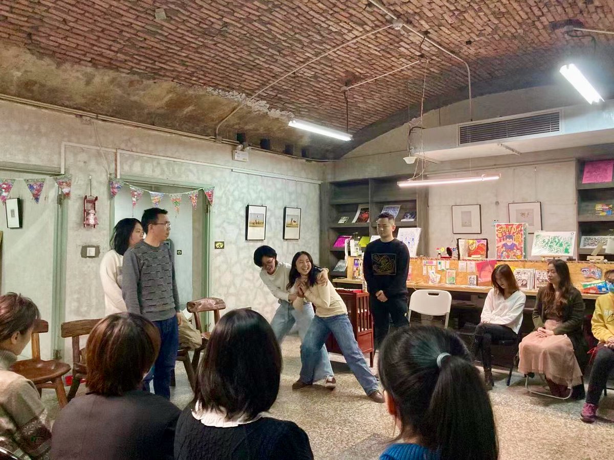 OuchTheatre's tweet photo. Applied Theatre Festival 2020 | Opening: ‘From unripe to mature’

How would you describe 2020? 
We held a #PlaybackTheatre in an underground Art Bookshop to share stories of our growth throughout this year.

#AppliedTheatre #AppliedDrama https://t.co/P5sOXYbgQm