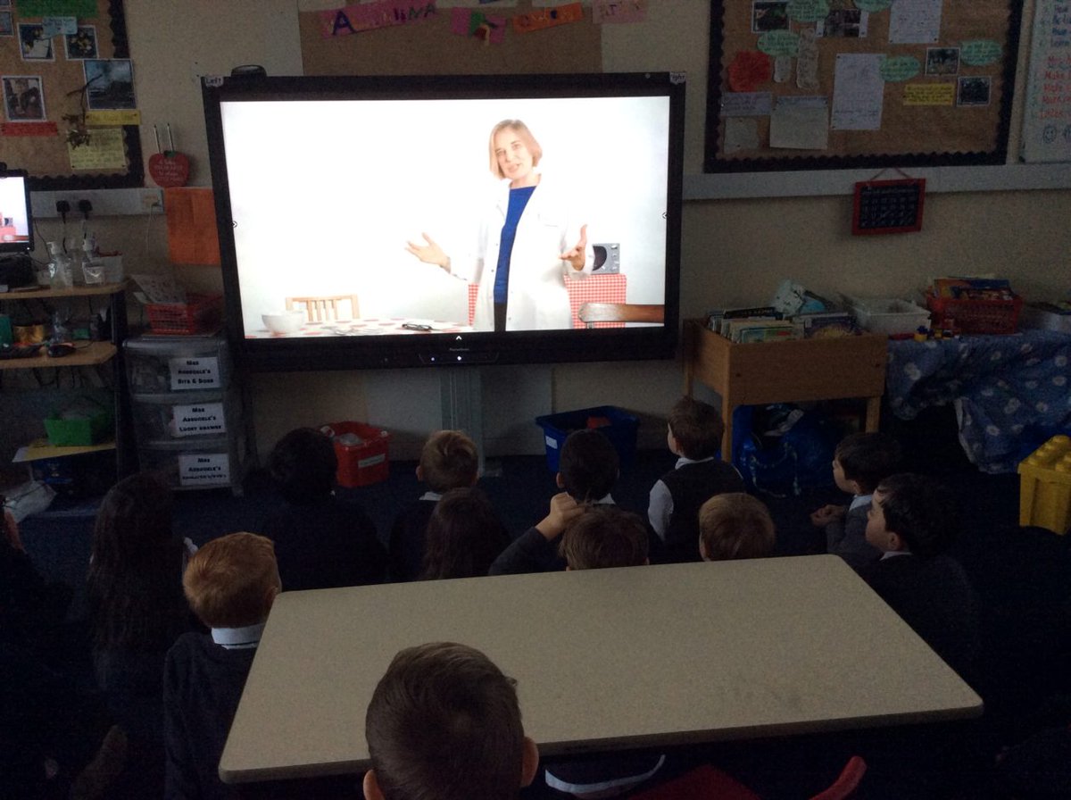 Mearns_Primary's tweet image. P2.6 enjoyed watching a Coding Pantomine today. They learned about algorithms and enjoyed deciding which instructions made sense. @STEM_NOW @DigiSchoolsERC