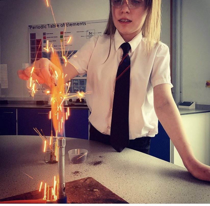 Year 10 (and our lovely pupil receptionists) enjoying making their own sparklers today in Science 🎇 <a href="/RGrey_TSAT/">Rachel Grey</a> <a href="/tpaPortsmouth/">The Portsmouth Academy</a> <a href="/tsa_trust/">The Thinking Schools Academy Trust</a> 😍✨ #coolscienceteachers #proudtobeTSATPortsmouth #livingthedream