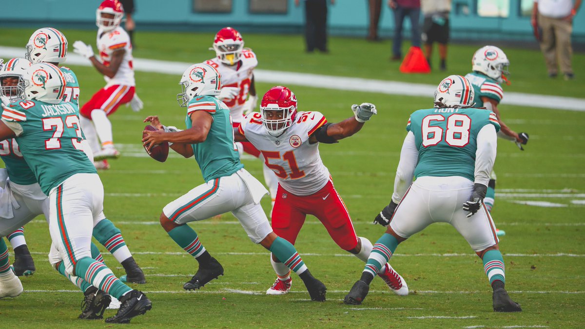Chiefs's tweet photo. RT to vote for the guys who picked up a sack yesterday!

#ProBowlVote + @M_Danna4 @TheRealFrankC_ @StoneColdJones @1kingturk__ https://t.co/RdXNytShOJ