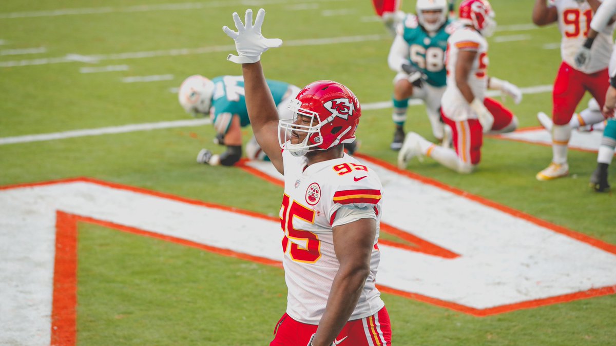 Chiefs's tweet photo. RT to vote for the guys who picked up a sack yesterday!

#ProBowlVote + @M_Danna4 @TheRealFrankC_ @StoneColdJones @1kingturk__ https://t.co/RdXNytShOJ