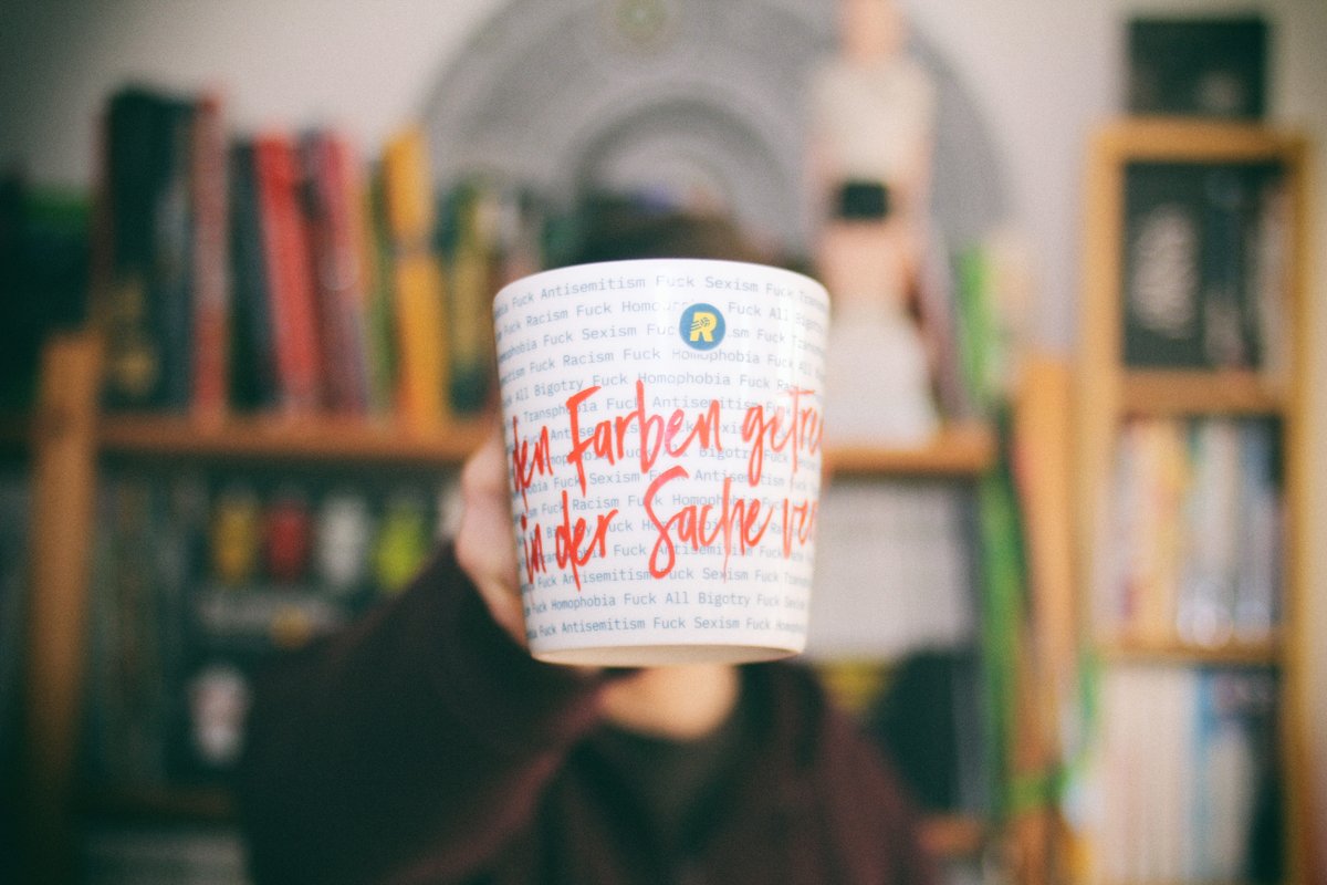 Rasenfunk's tweet photo. In den Farben getrennt, in der Tasse vereint.
Es gibt wieder neue Pötte im Shop: https://t.co/6tIADk60x4
#rasenfunk
#fuckdiscrimination https://t.co/M2QXRfcleC