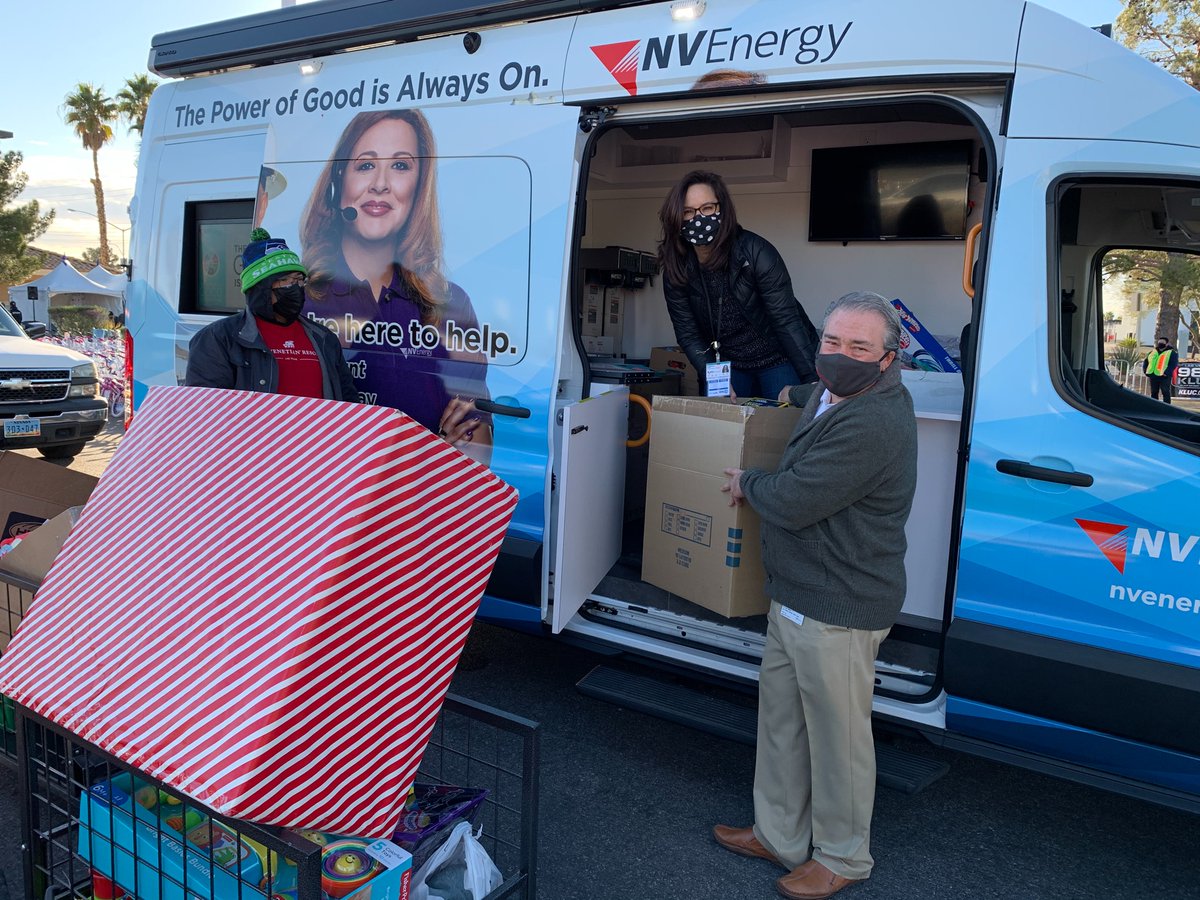 NVEnergy's tweet image. Delivering our employees’ donation of nearly 500 toys, 12 bikes and $200 in gift cards at the @985KLUC Toy Drive and announcing a donation of $5,000 from the NV Energy Foundation. #powerofgiving #feelthetingle