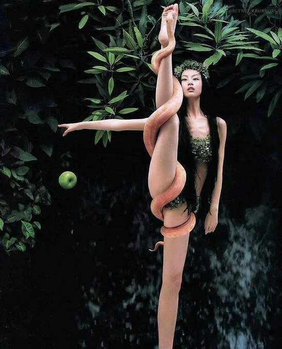 Tell me? Eating🍎, keep the🐍 or both😈??? https://t.co/ucNlRbuyKW<a href="/tag/catsoftwitter"class="tags"><span>#catsoftwitter</span></a>